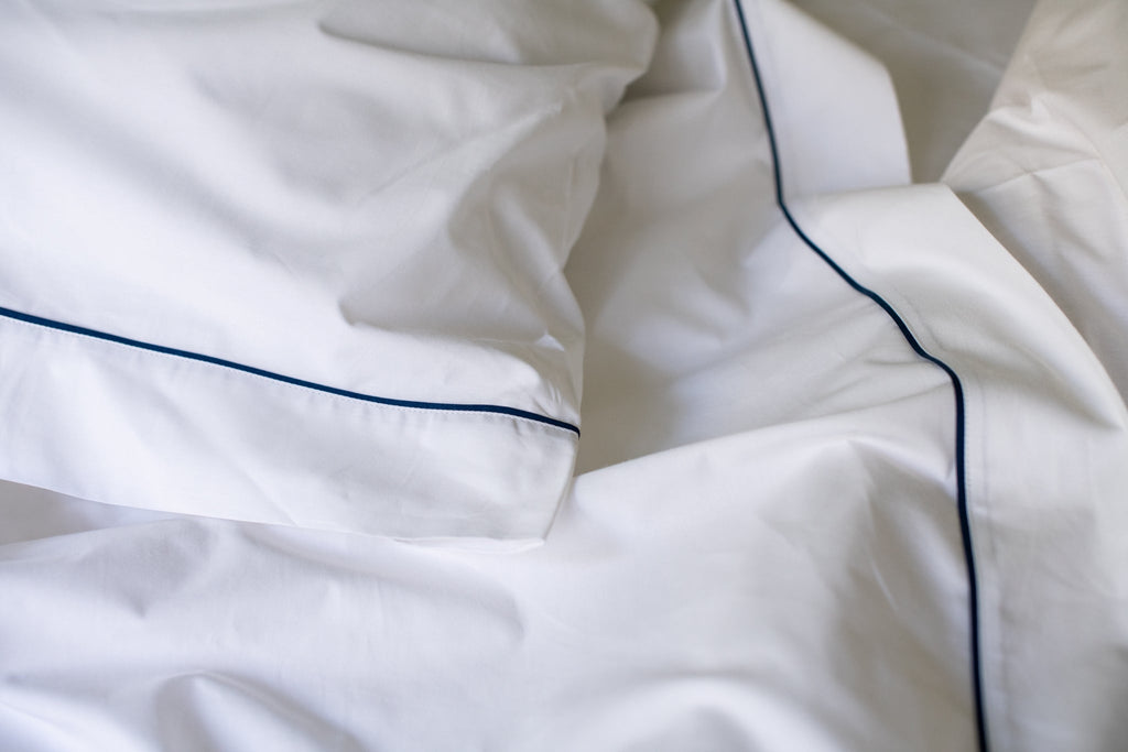 Cotton Percale Bed Sheet Set with Classic Piping Design